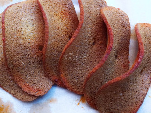 Икра кефали вяленая: Ресторанные гренки с беконом