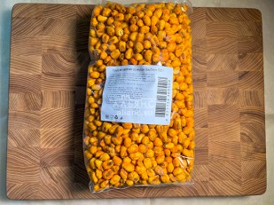 Мучные полоски МАЛИНОВЫЕ со вкусом острых бараньих рёбрышек 76 гр: Кукуруза жареная 